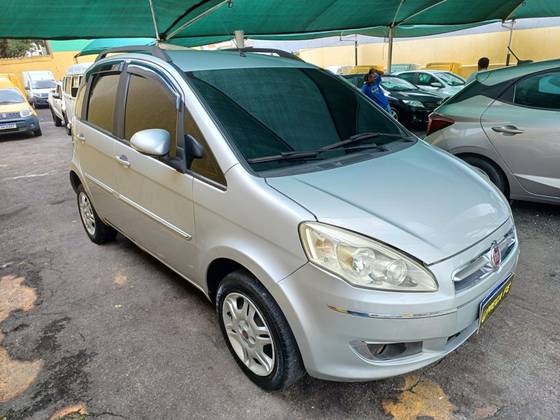 FIAT IDEA 1.4 MPI ATTRACTIVE 8V FLEX 4P MANUAL FIAT IDEA 1.4 MPI ATTRACTIVE 8V FLEX 4P MANUAL